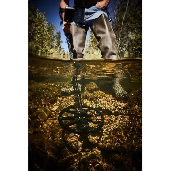 Minelab Equinox 800 Metal Detector - Image 10